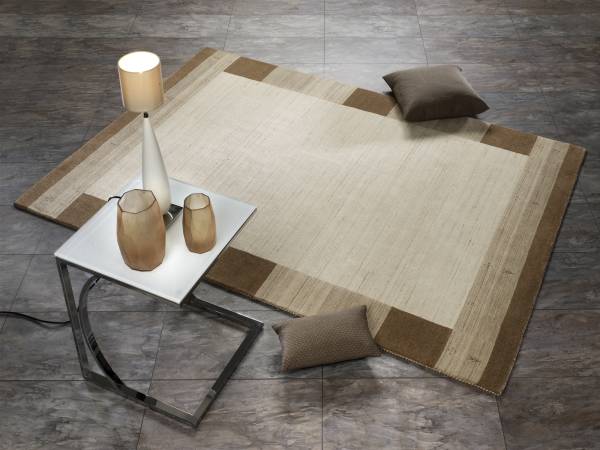 ALAGIS BORDER handgewebter Schurwoll-Teppich